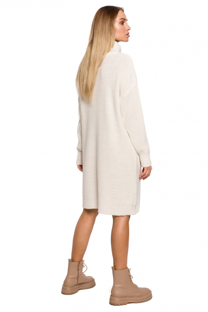 Sukienka Midi - Swetrowa Z Golfem Długi Rękaw - beżowa